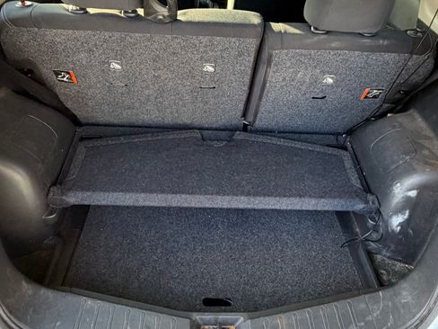 Used 2018 Nissan Versa Note SV FWD image 13