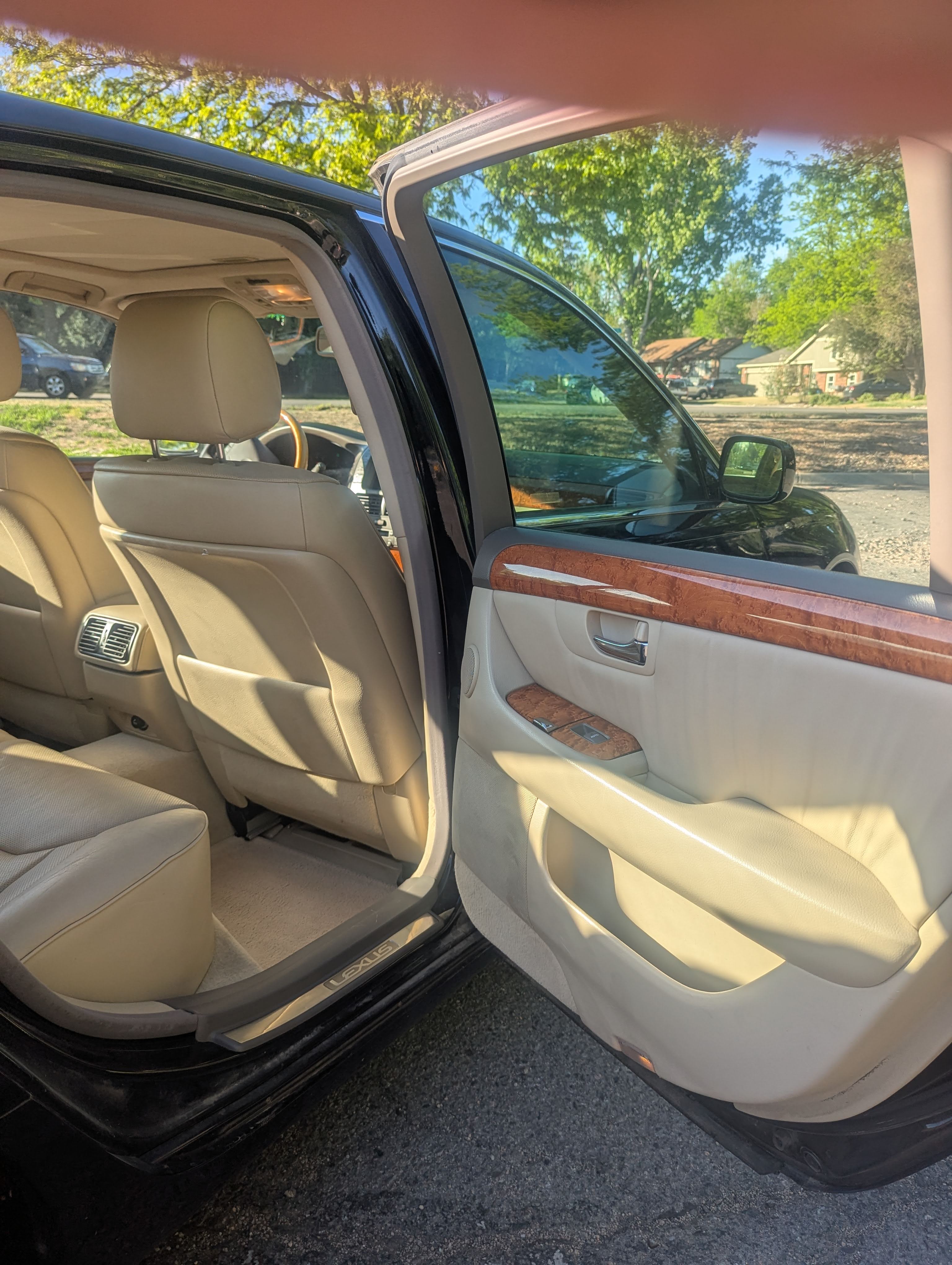Used 2005 Lexus LS 430 w/ Modern Luxury Pkg RWD image 22