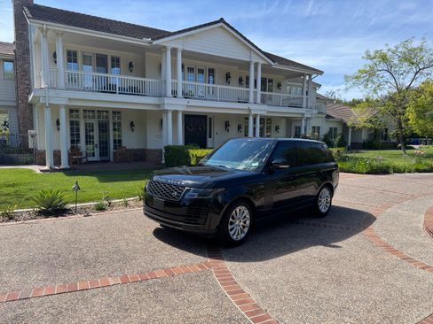 Used 2022 Land Rover Range Rover image 1