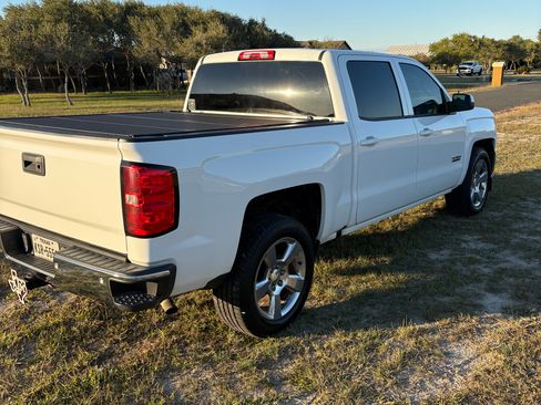 Used 2018 Chevrolet Silverado 1500 LT w/ Texas Edition image 2