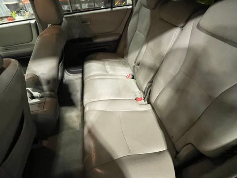Used 2007 Toyota Highlander 2WD image 10