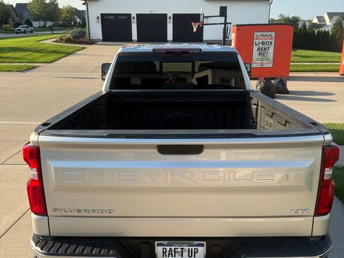 Used 2020 Chevrolet Silverado 1500 LTZ w/ LTZ Premium Package AWD/4WD image 11