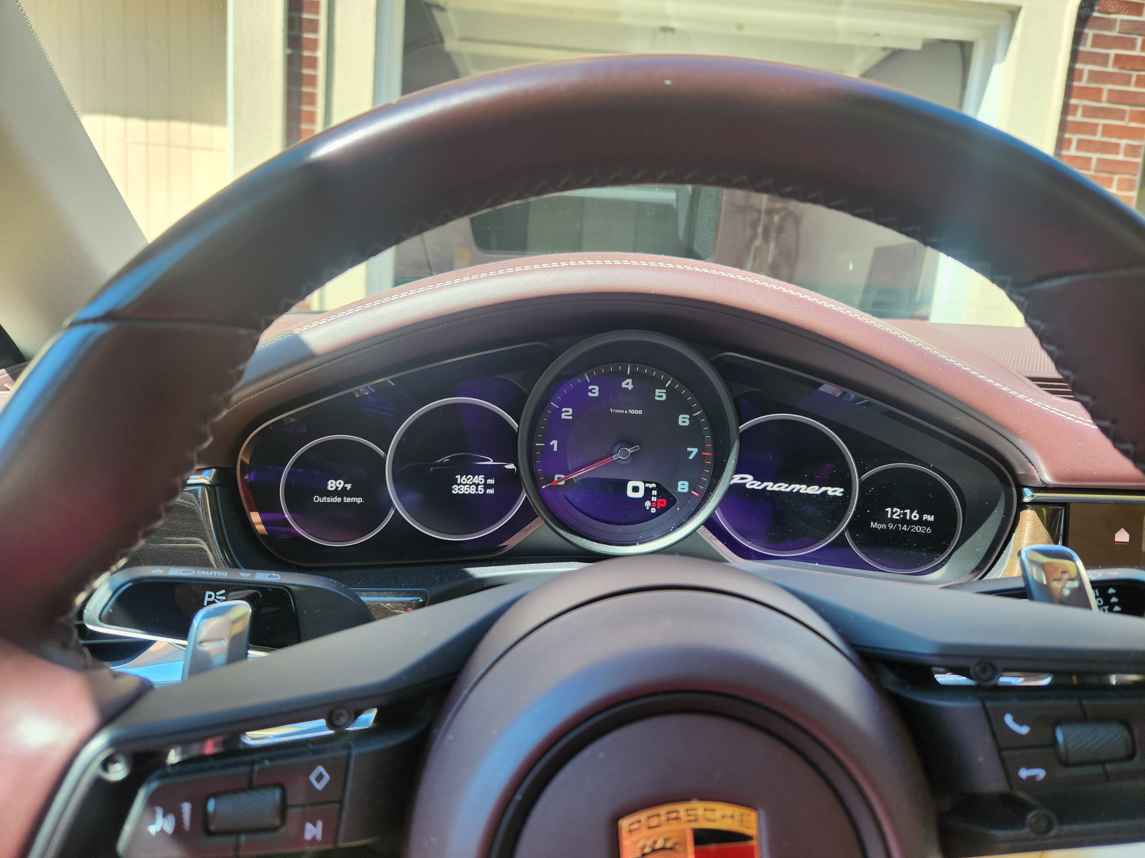 Used 2023 Porsche Panamera image 4