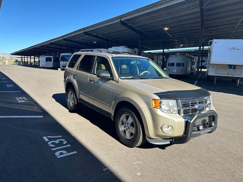 Used 2012 Ford Escape XLT image 2
