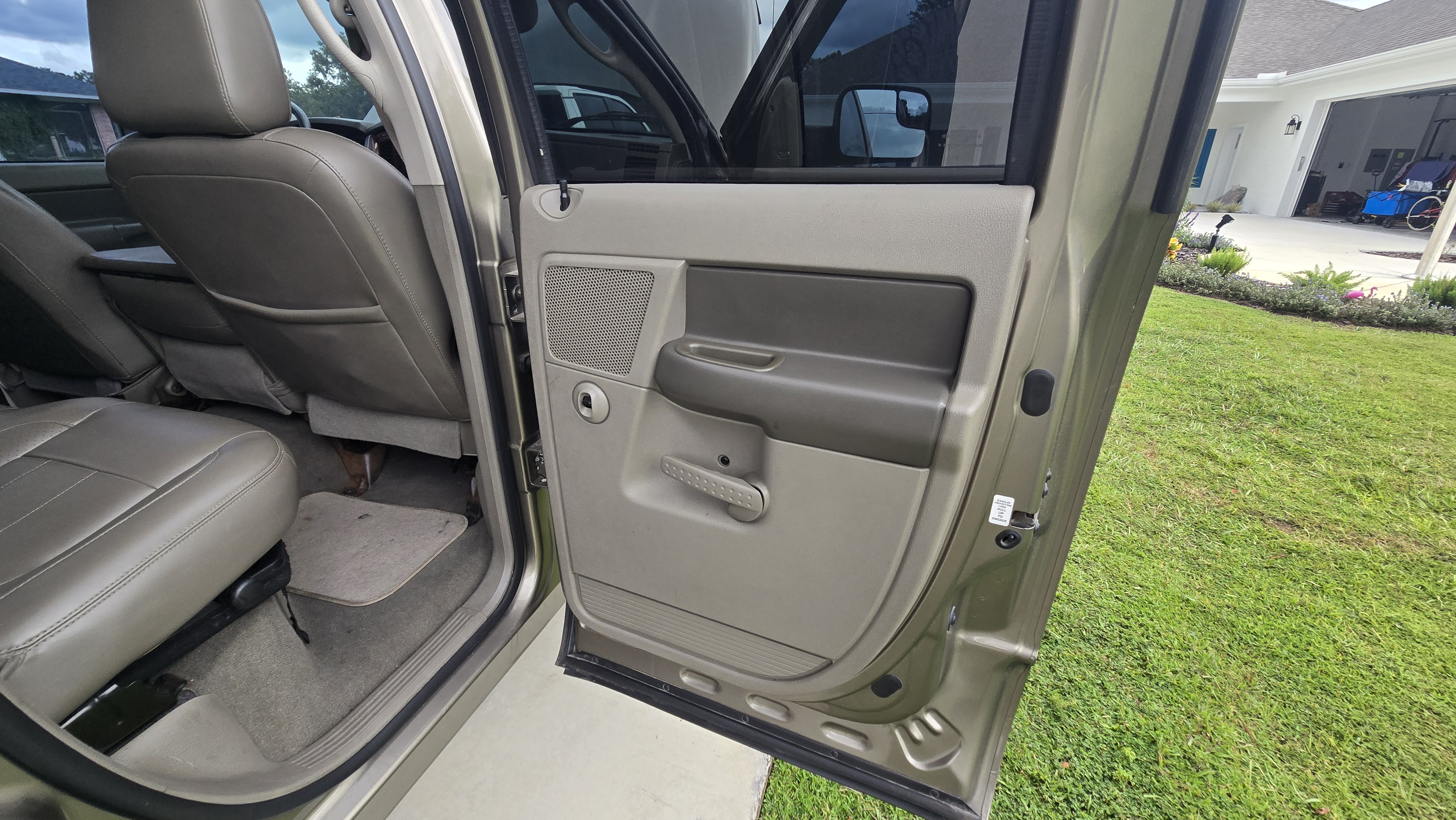 Used 2006 Dodge Ram 2500 Truck Laramie AWD/4WD image 29