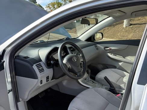 Used 2011 Toyota Corolla LE image 14