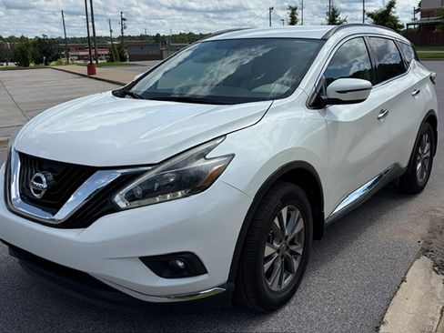Used 2018 Nissan Murano SV FWD image 8