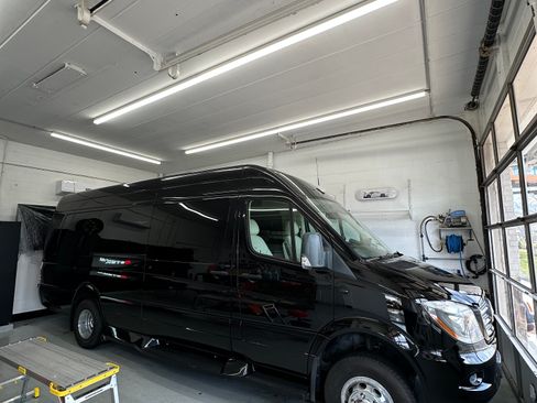 Used 2017 Mercedes-Benz Sprinter 3500 image 6
