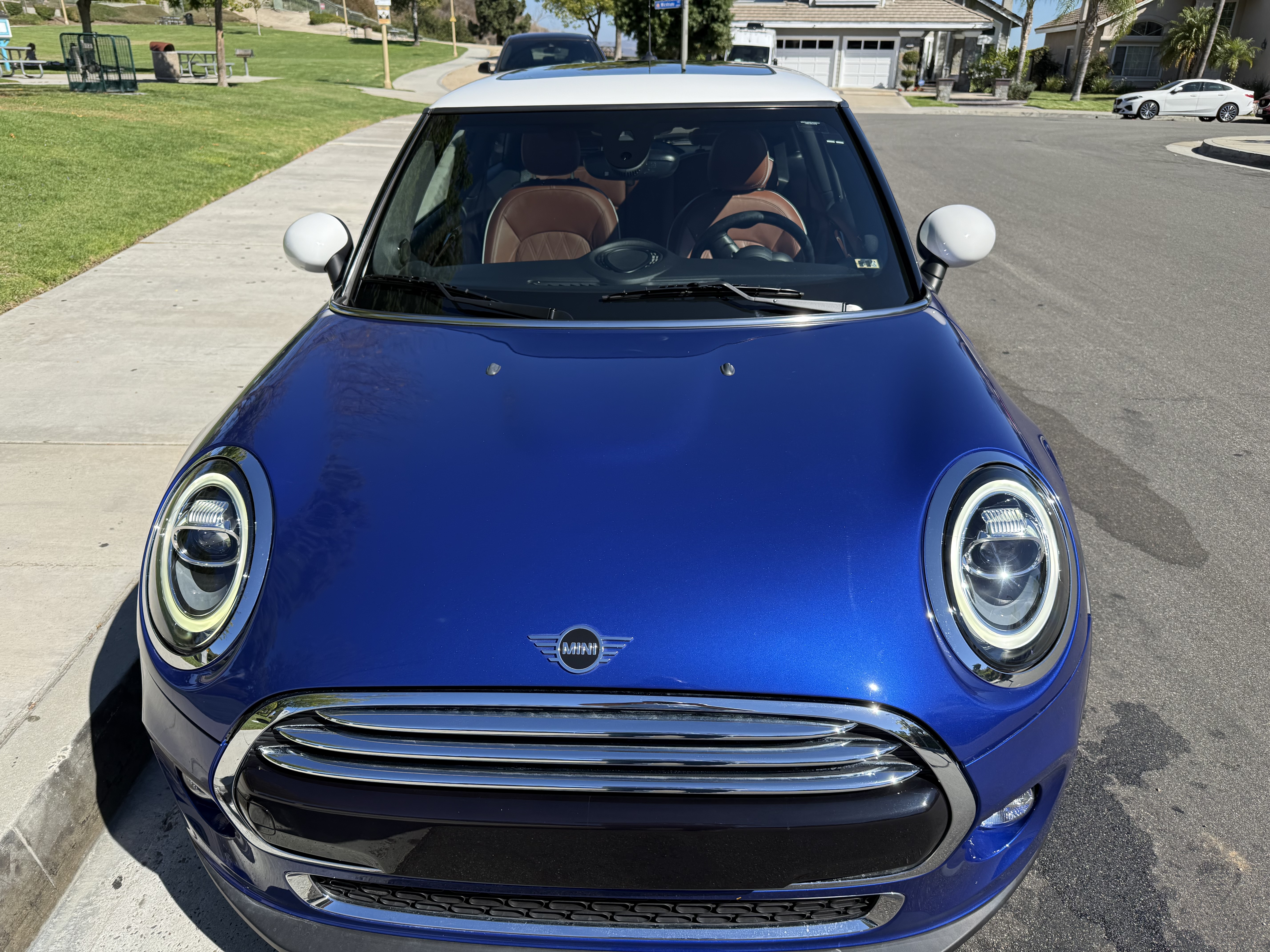 Used 2019 MINI Cooper 2-Door Hardtop w/ Storage Package FWD image 2