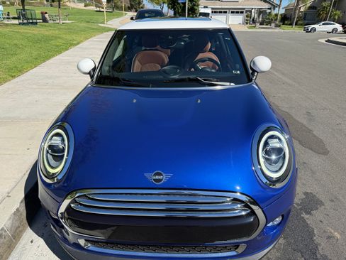 Used 2019 MINI Cooper 2-Door Hardtop w/ Storage Package FWD image 2