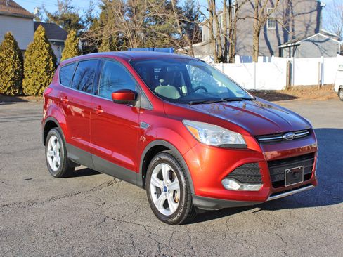 Used 2014 Ford Escape SE image 4