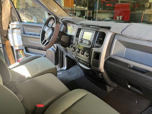 Used 2018 RAM 1500 Express w/ Black Ram 1500 Express Group image 10