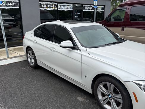 Used 2017 BMW 330e RWD image 4