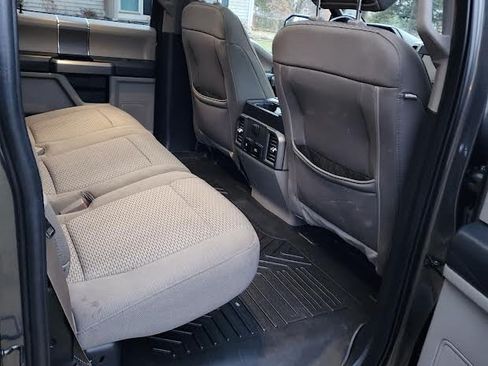 Used 2018 Ford F150 XLT w/ Equipment Group 302A Luxury image 8