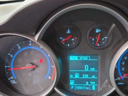 Used 2015 Chevrolet Cruze LT FWD image 5