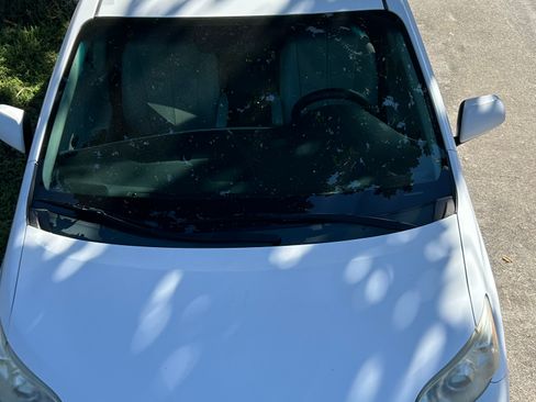 Used 2011 Toyota Sienna XLE w/ XLE Navigation Pkg image 5