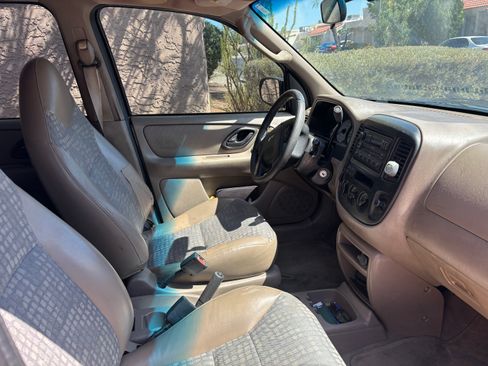 Used 2001 Ford Escape XLS AWD/4WD image 6