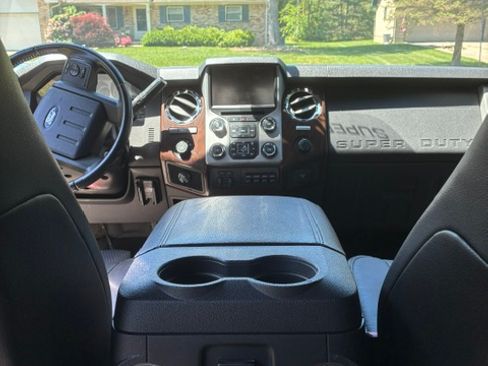 Used 2016 Ford F250 Lariat w/ Chrome Package AWD/4WD image 20