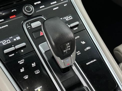 Used 2018 Porsche Panamera image 17