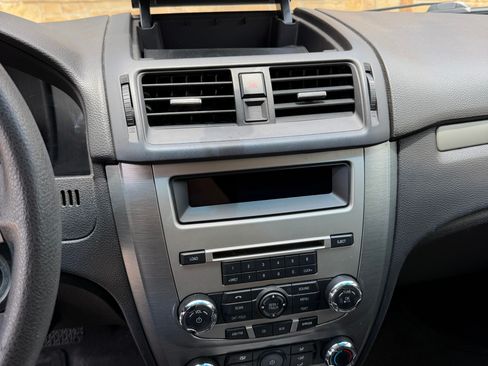 Used 2012 Ford Fusion SE FWD image 10