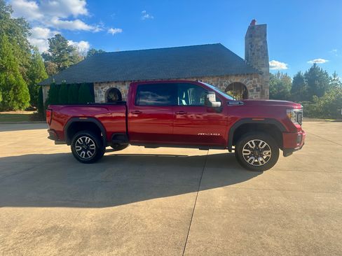 Used 2023 GMC Sierra 2500 AT4 w/ AT4 Preferred Package image 4