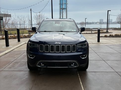 Used 2018 Jeep Grand Cherokee Limited image 2