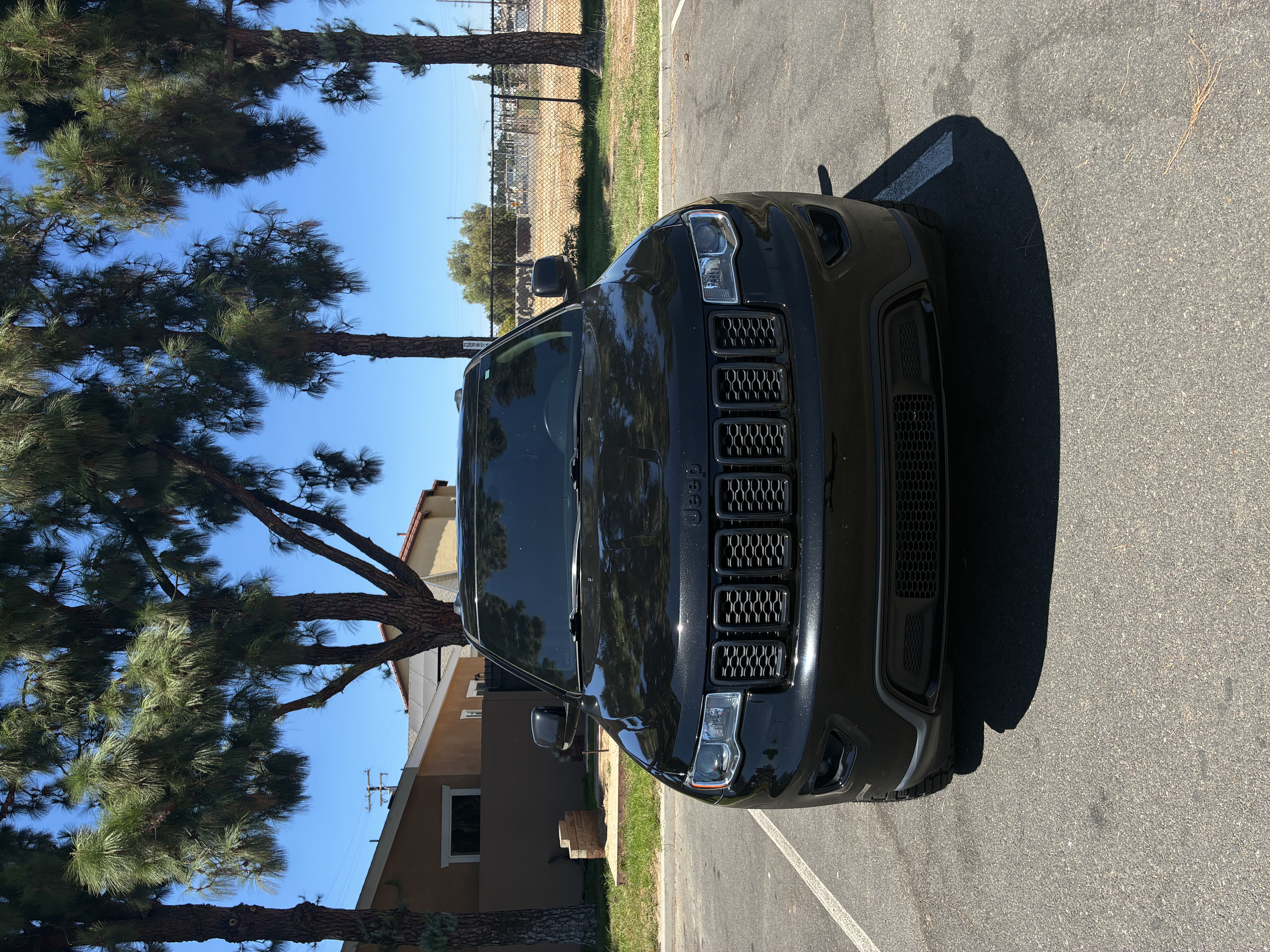 Used 2017 Jeep Grand Cherokee Limited AWD/4WD image 1