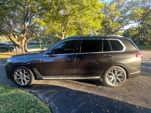 Used 2022 BMW X7 xDrive40i w/ Premium Package AWD/4WD image 8