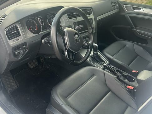 Used 2016 Volkswagen Golf SE w/ Lighting Package image 11