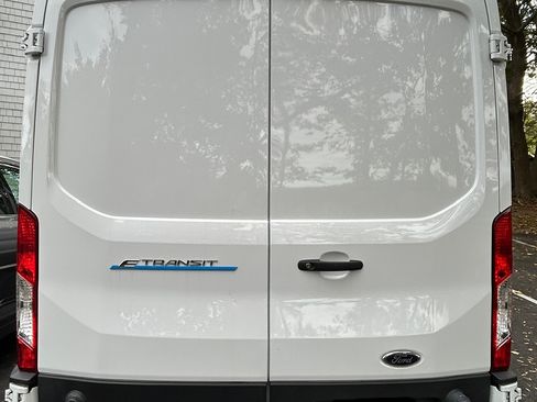 Used 2022 Ford E-Transit Medium Roof w/ Parcel Delivery Package image 13