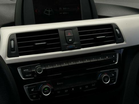 Used 2018 BMW 320i Sedan RWD image 2