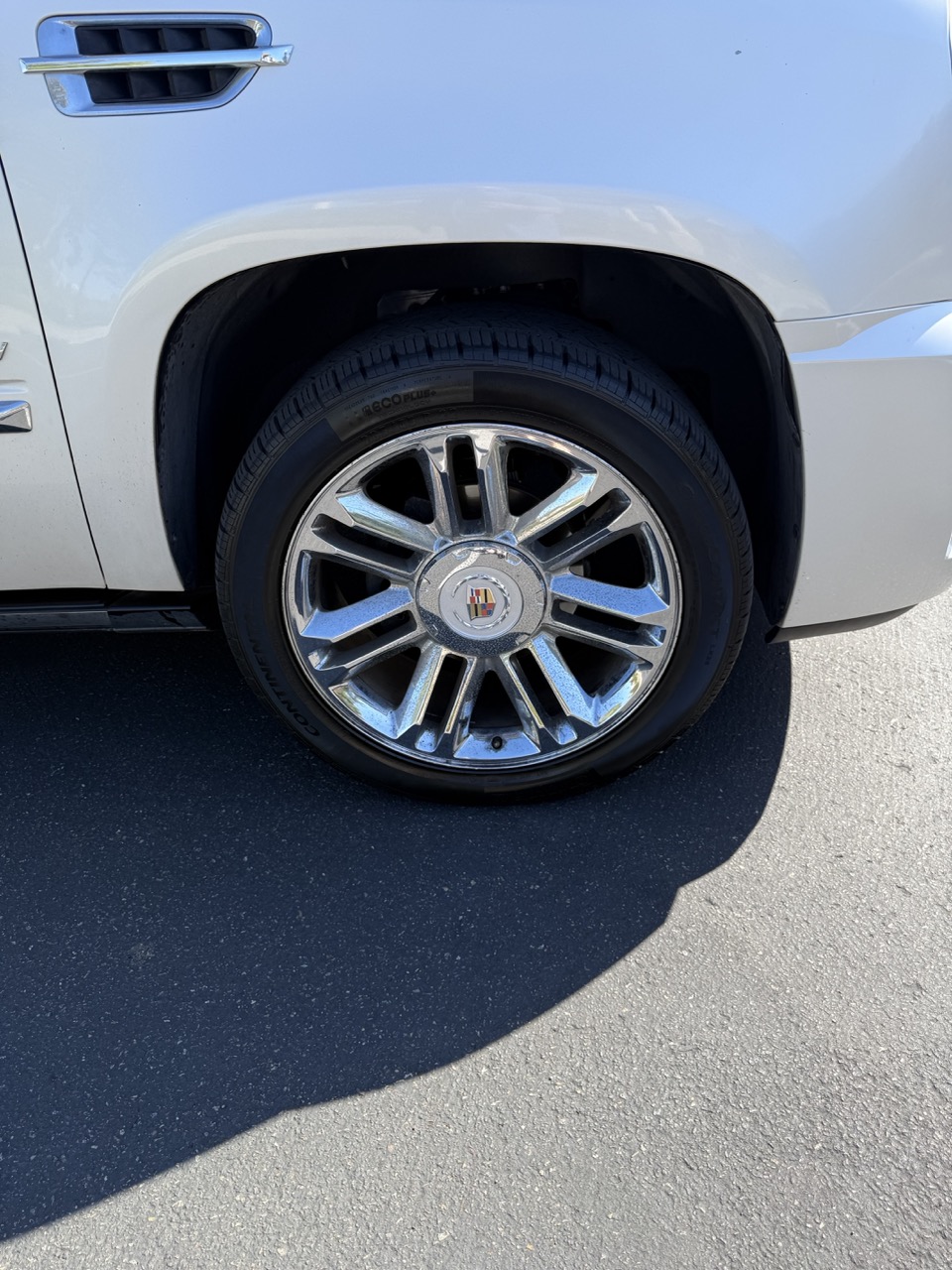 Used 2012 Cadillac Escalade ESV Platinum AWD/4WD image 11