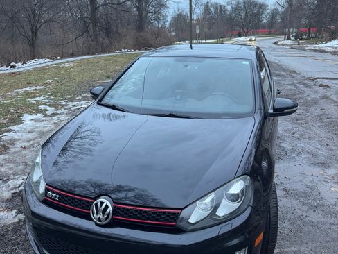 Used 2010 Volkswagen GTI 4-Door image 1