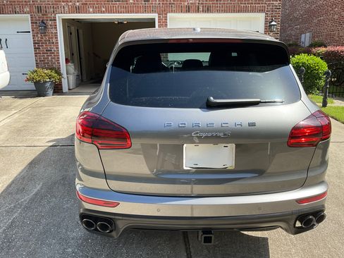 Used 2016 Porsche Cayenne S AWD/4WD image 5