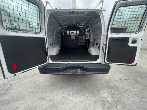Used 2010 Ford E-250 and Econoline 250 image 13