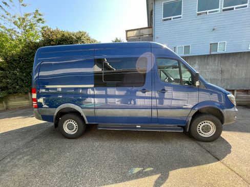 Used 2016 Mercedes-Benz Sprinter 2500 image 8