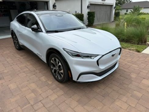 Used 2021 Ford Mustang Mach-E Premium RWD image 9