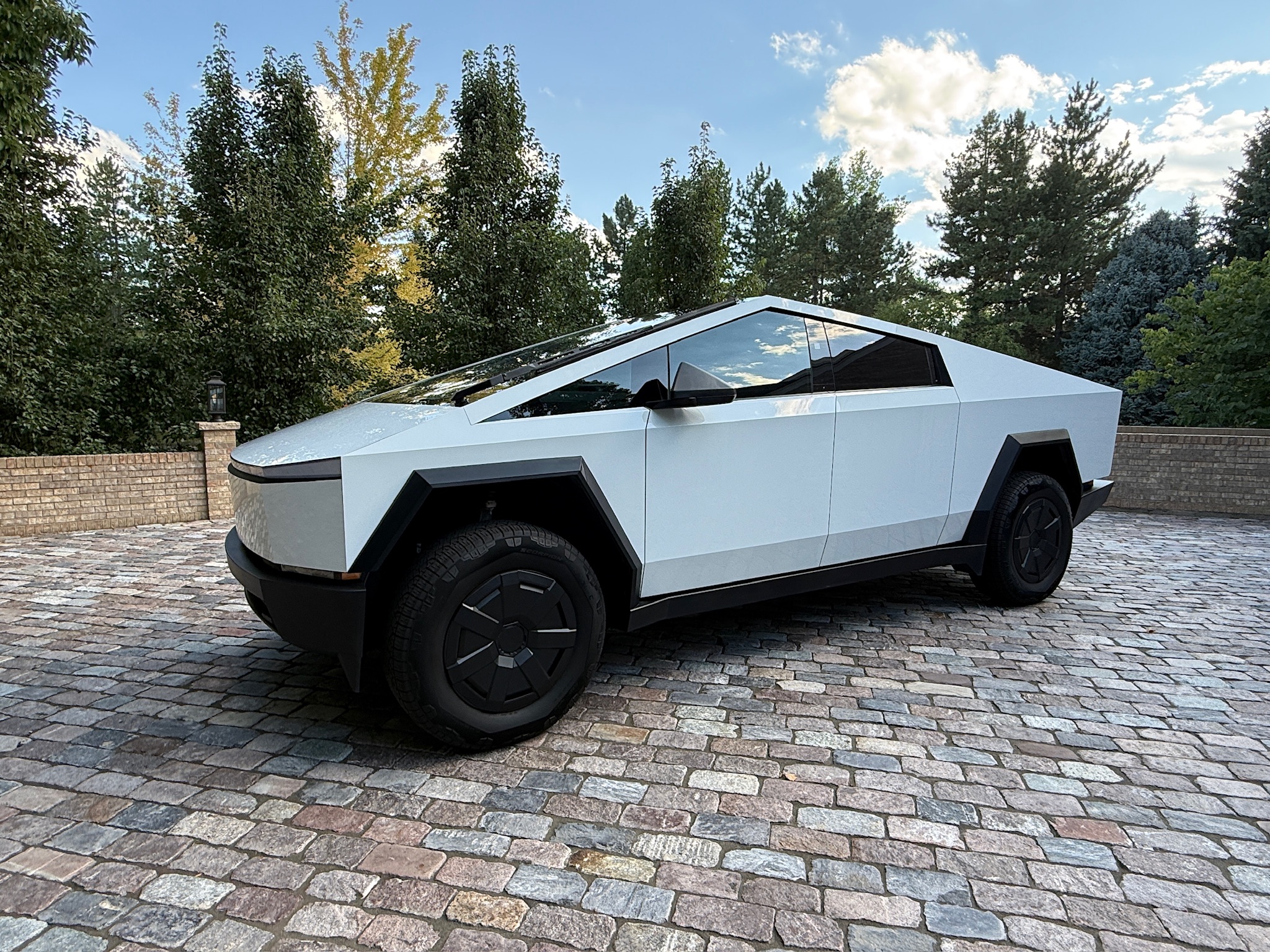 Used 2024 Tesla Cybertruck Cyberbeast AWD/4WD image 1