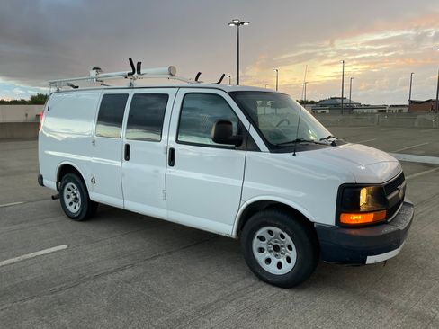 Used 2013 Chevrolet Express 1500 image 6