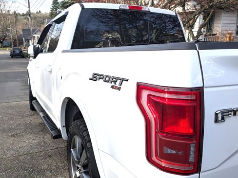 Used 2017 Ford F150 Lariat w/ Equipment Group 502A Luxury image 5