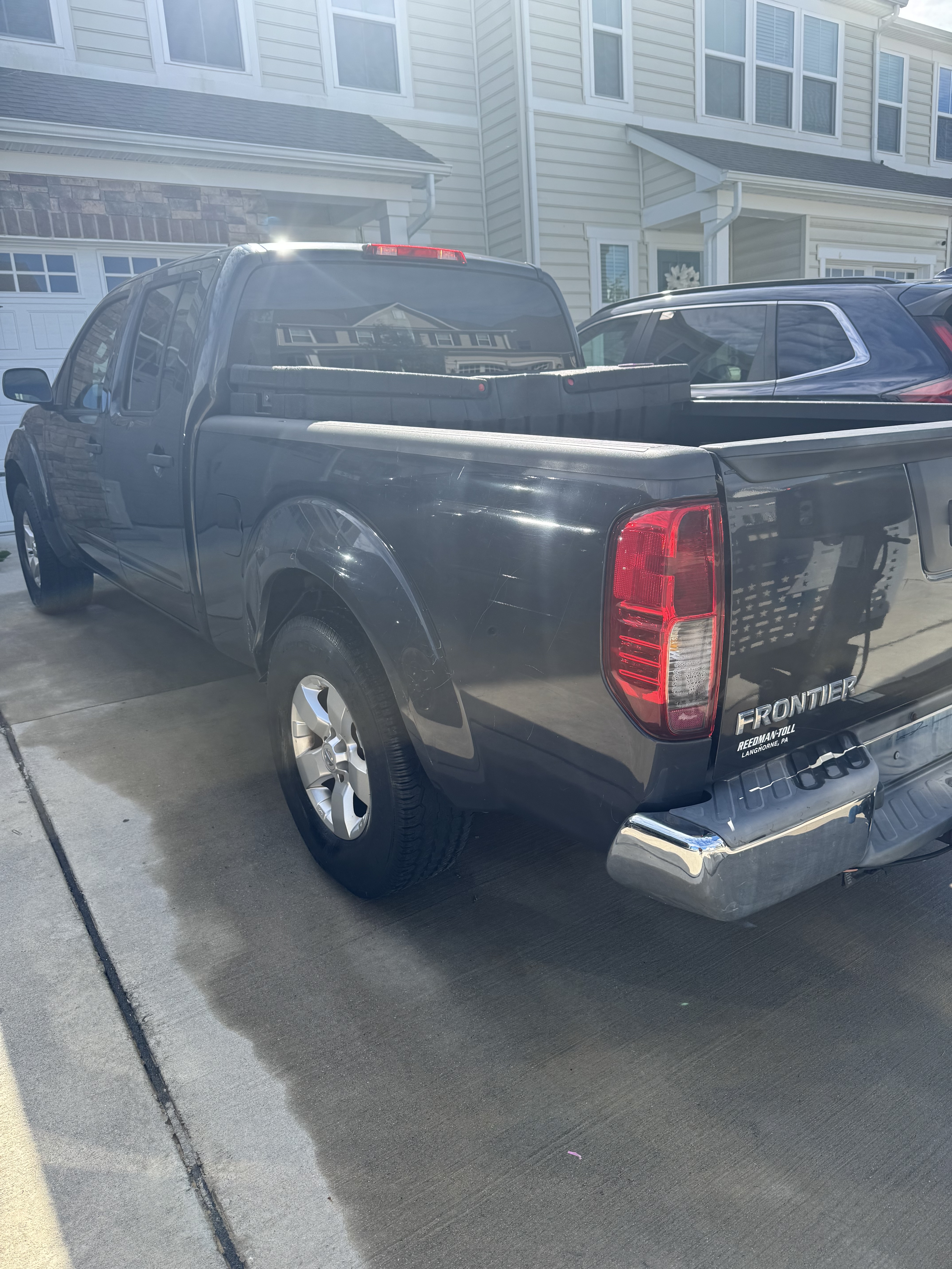 Used 2013 Nissan Frontier SV AWD/4WD image 2