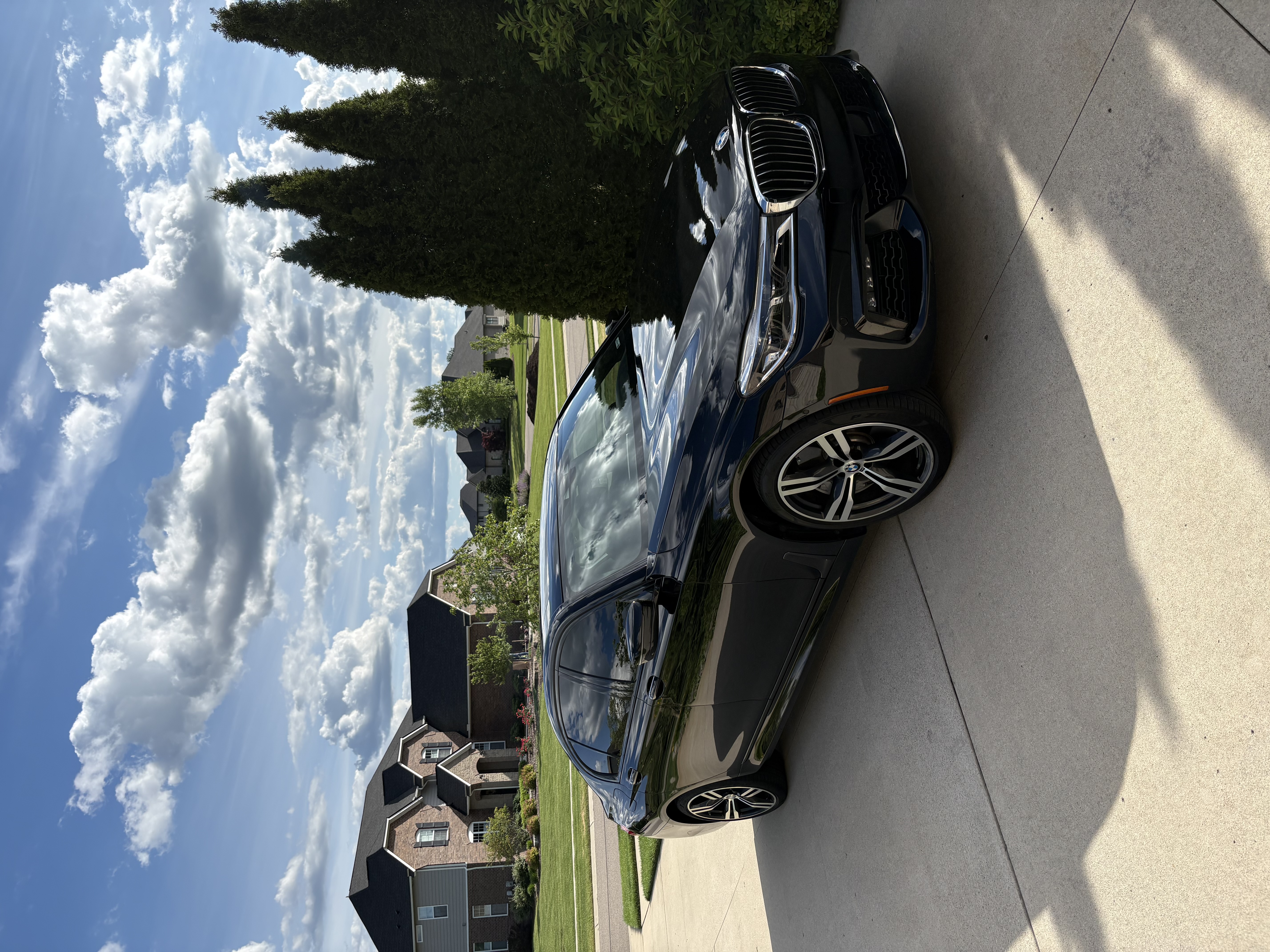 Used 2019 BMW 750i w/ M Sport Package RWD image 1