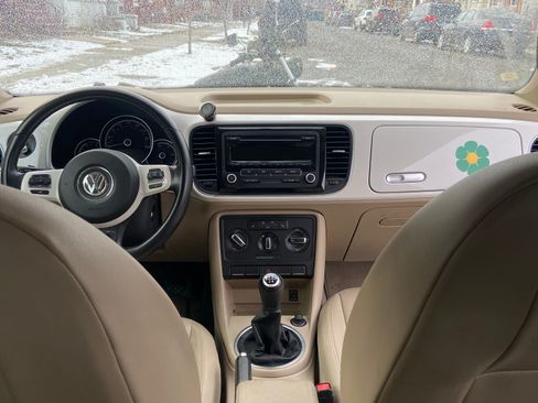 Used 2014 Volkswagen Beetle 2.5 image 6