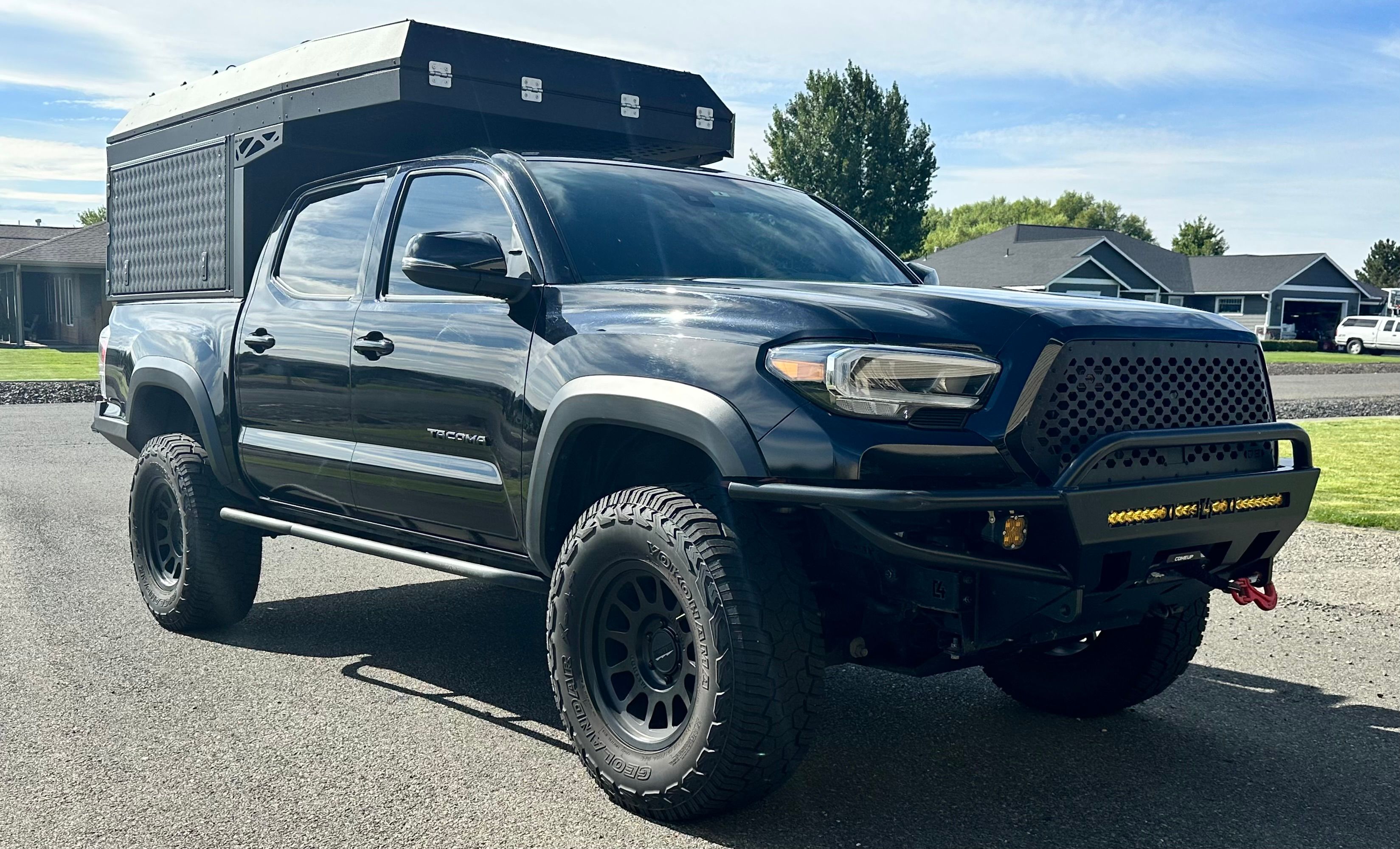 Used 2021 Toyota Tacoma TRD Off-Road w/ TRD Premium Off Road Package AWD/4WD image 30