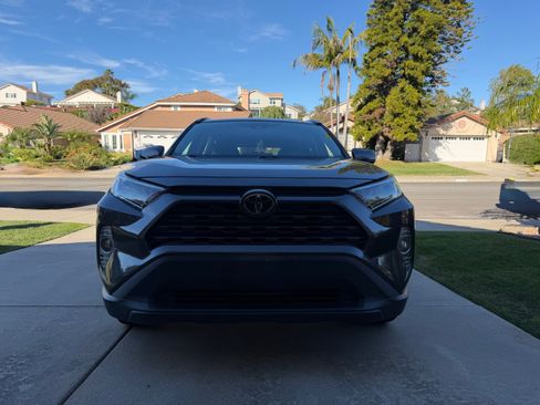 Used 2020 Toyota RAV4 XLE image 6