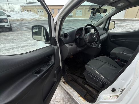 Used 2015 Nissan NV200 SV w/ Technology Package image 13