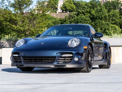 Used 2011 Porsche 911 4 Coupe image 11