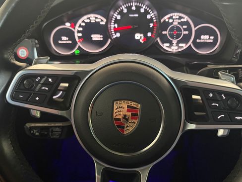 Used 2020 Porsche Cayenne AWD/4WD image 5