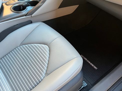 Used 2022 Toyota Camry SE w/ Audio Upgrade Package image 16