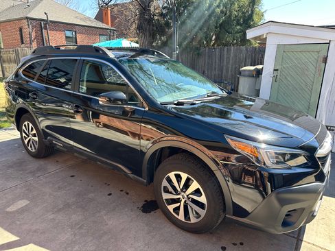 Used 2022 Subaru Outback Premium image 5